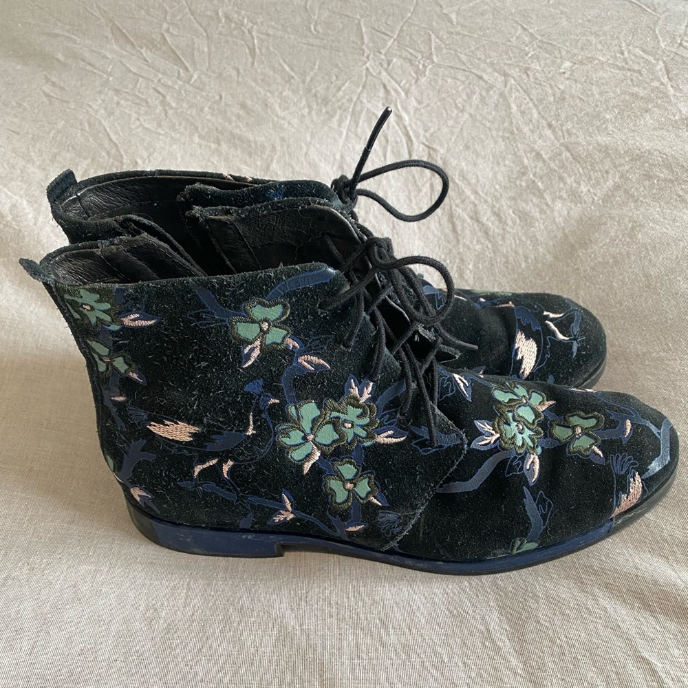 Camper Twins Suede Black and Blue Floral Ankle Boots Size 41 (US 10) - Picture 2 of 13